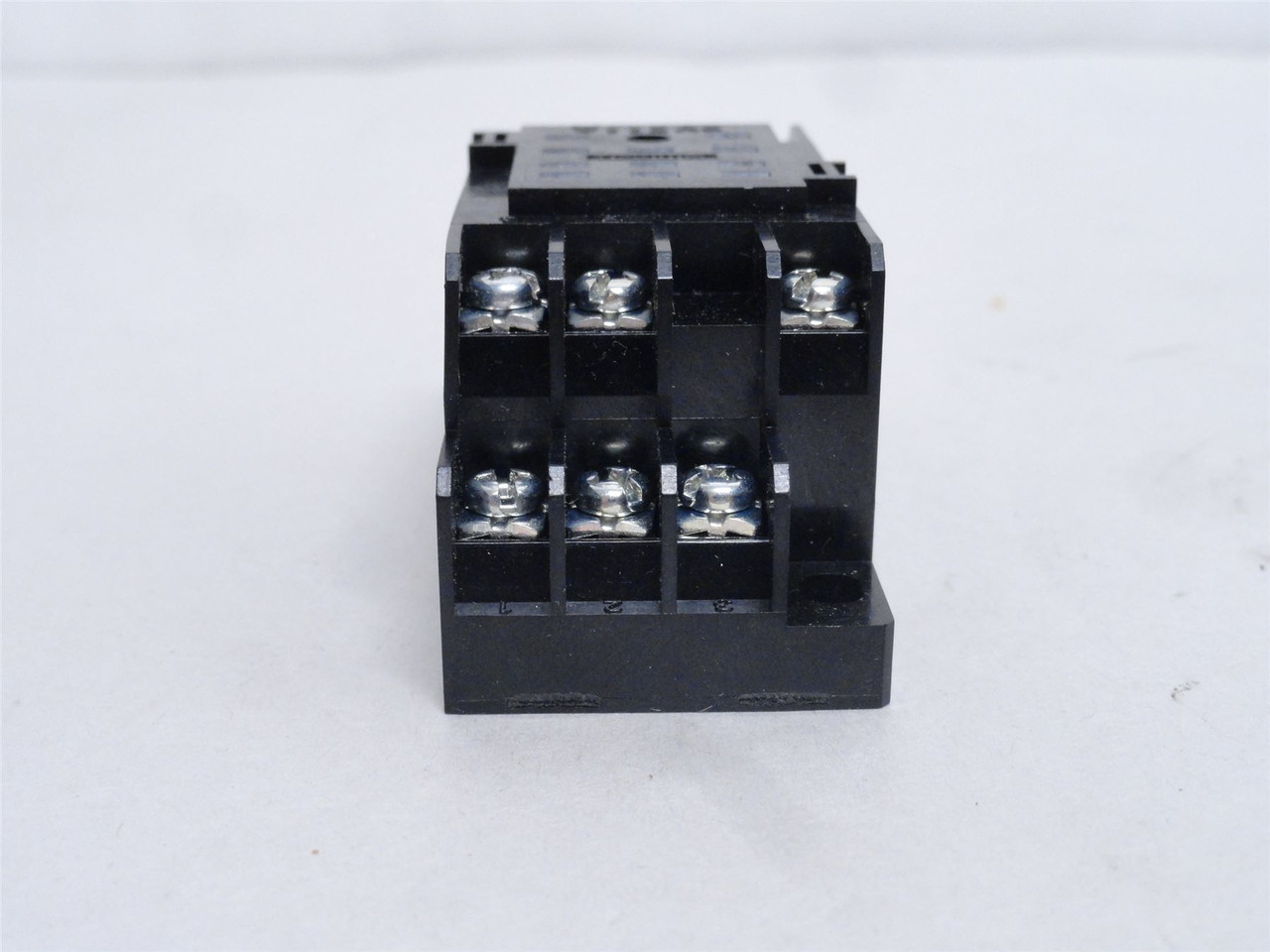 Omron PYF11A; Relay Socket; 11-Pin; 5A; 250VAC
