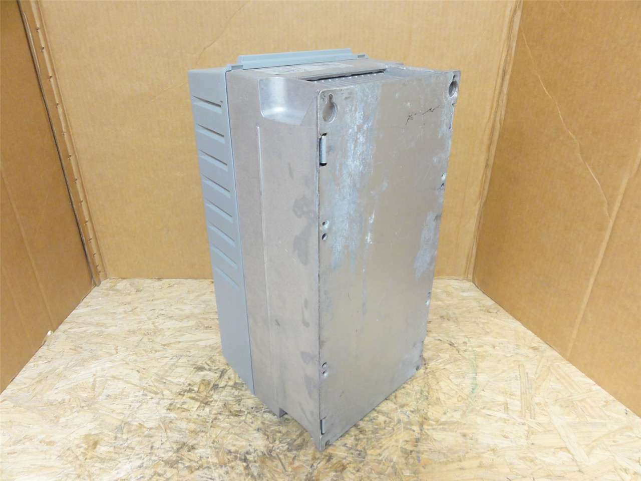 Danfoss 134G0932; VLT Refrigeration Drive 15HP 3x380-480VAC