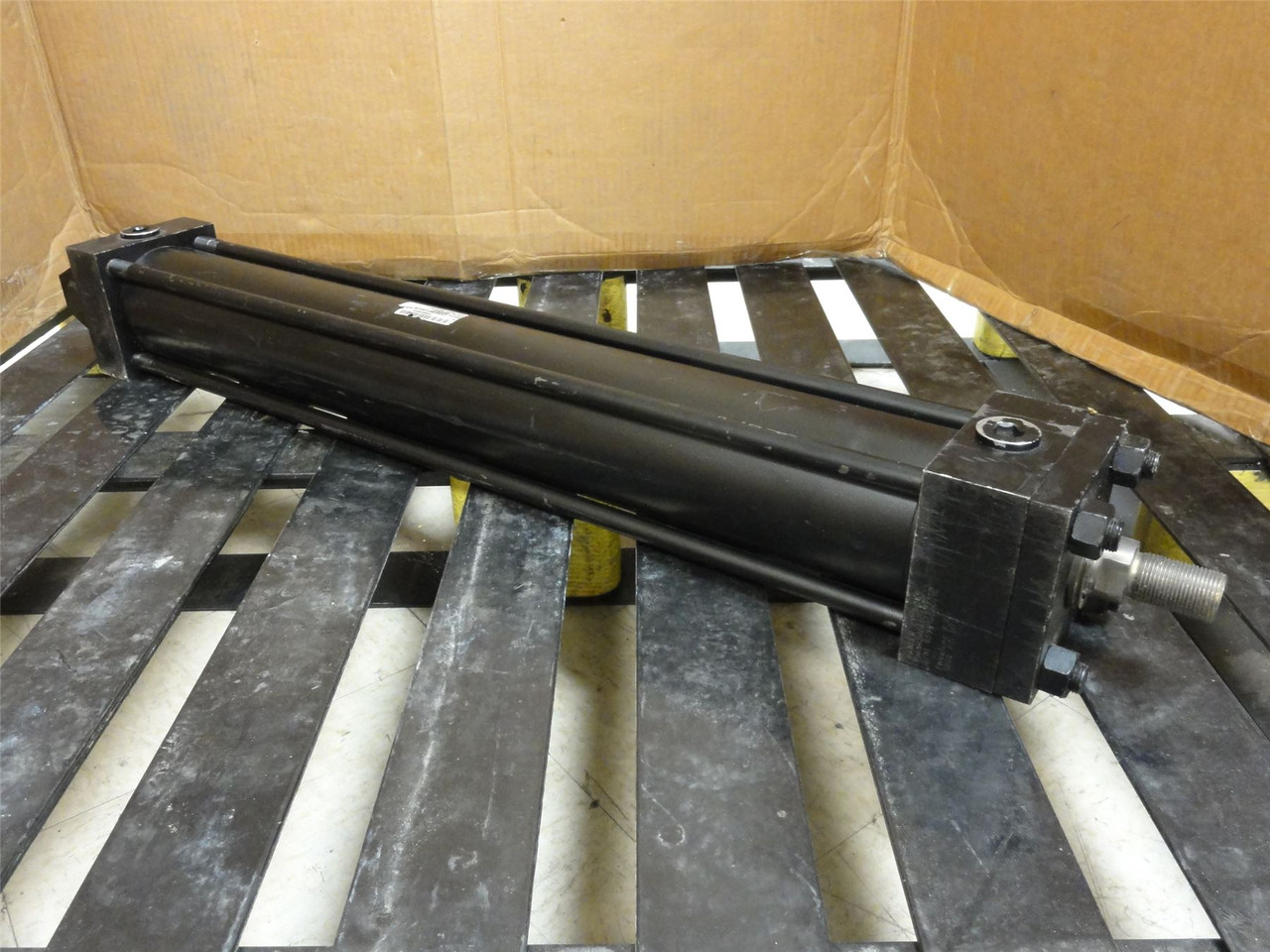 Parker 3.25CBB2HIHNAT114AC:26.000; Hydraulic Cylinder 3-1/4"ID