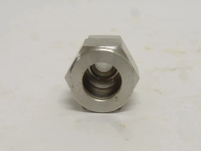 Bi-Lok DCT-8-6-SS; Compression Fitting SS; 1/4 NPT x #8 Tube