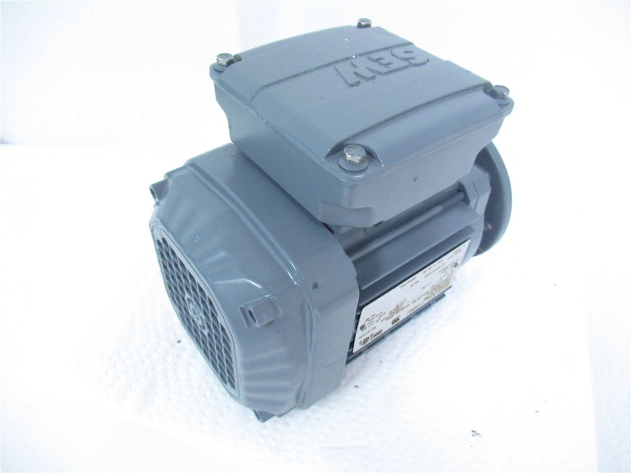 SEW DRN71MS4/FG; AC Motor .75 HP 230/460VAC 300-1800rpm