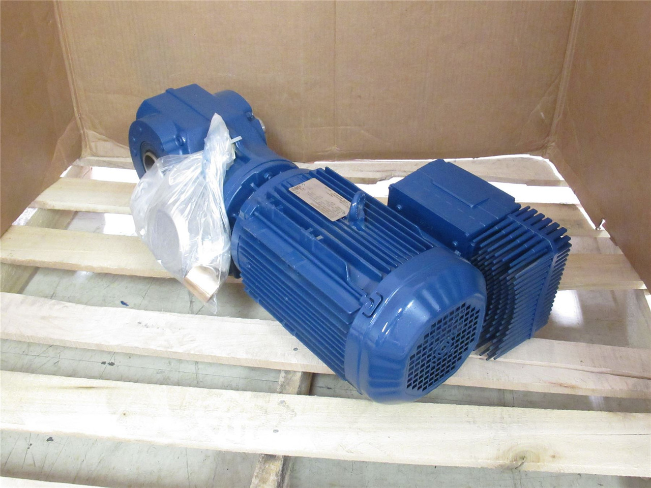 SEW KT57/TDRN100LM4/MM22/MO/DH; AC Gearmotor; 30.28:1 Ratio