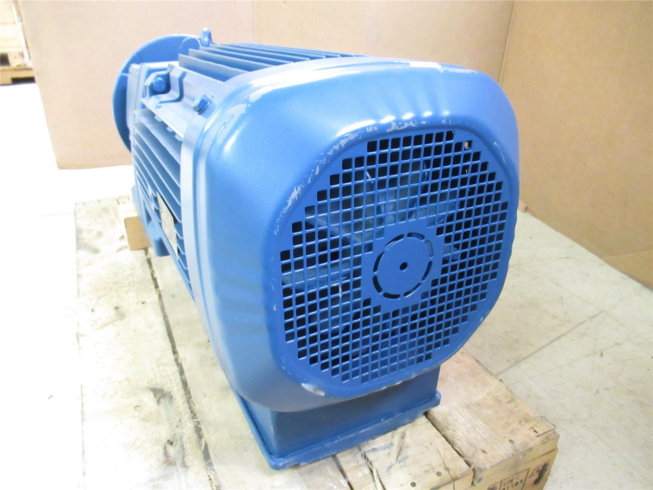 SEW R87FDRN160L4/DH; AC Gearmotor; 9:14 Ratio; 20HP; 208/360V