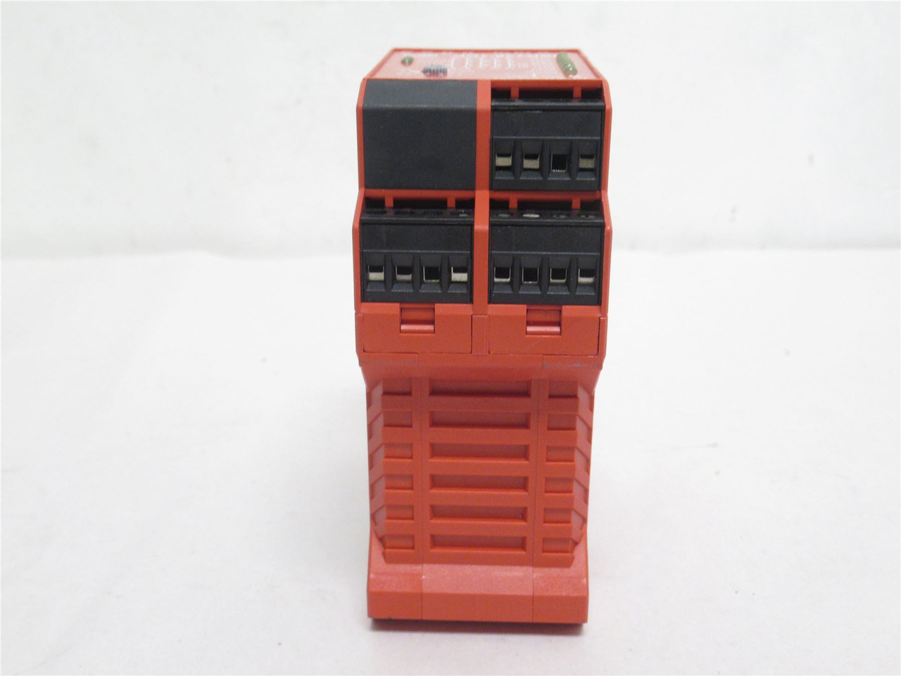 Allen-Bradley 440R-M23084; Safety Relay; 24VAC/DC; 0.15-3s
