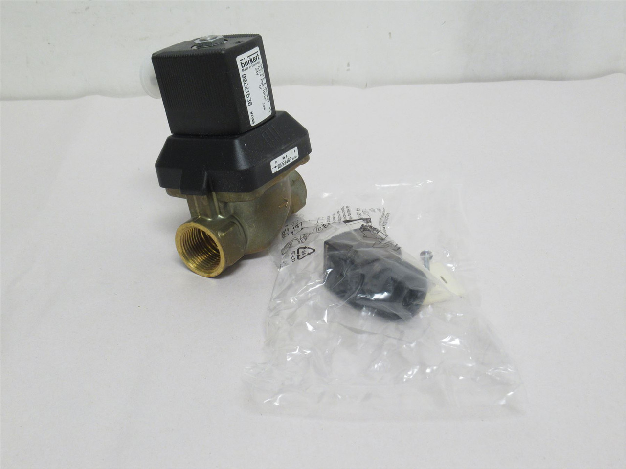 Burkert 00221630_; Solenoid Valve 10BAR 2/2 Way 3/4NPT 24VDC