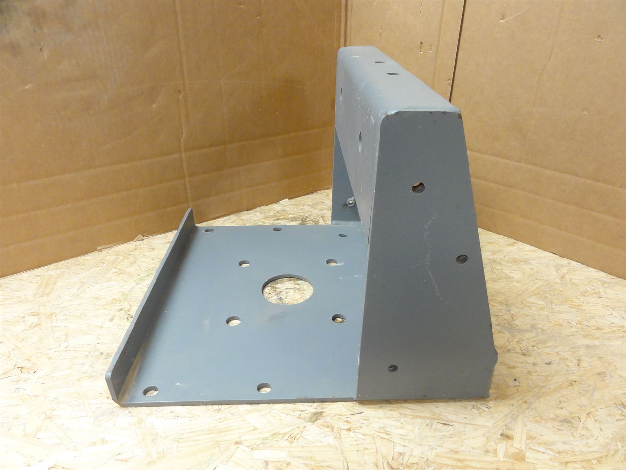 Martin 12CHTEO6SSBBR; Through-End Mount Pedestal; Size: 12"
