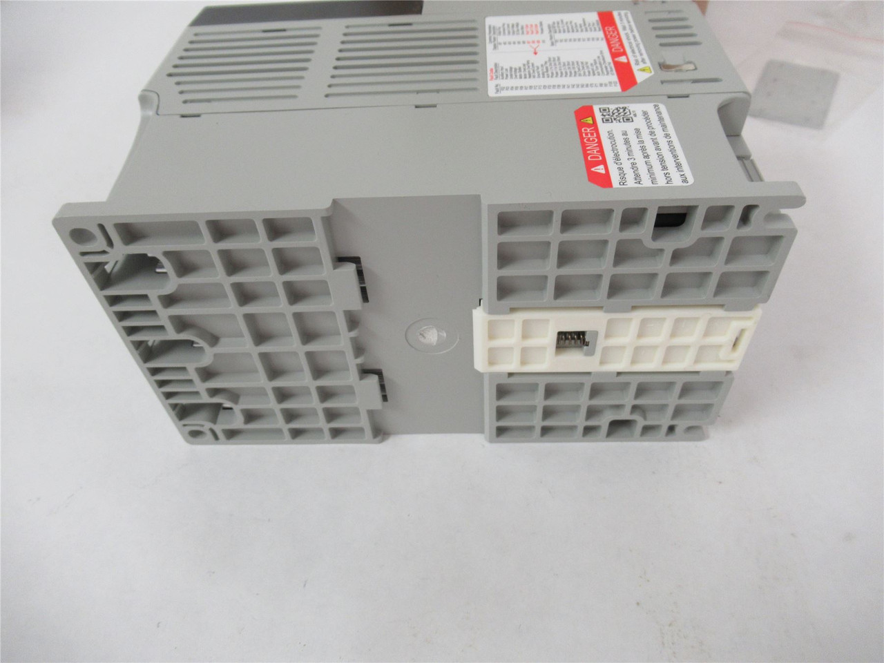 Allen-Bradley 22A-D8P7N104; PowerFlex AC Drive 5HP 460VAC