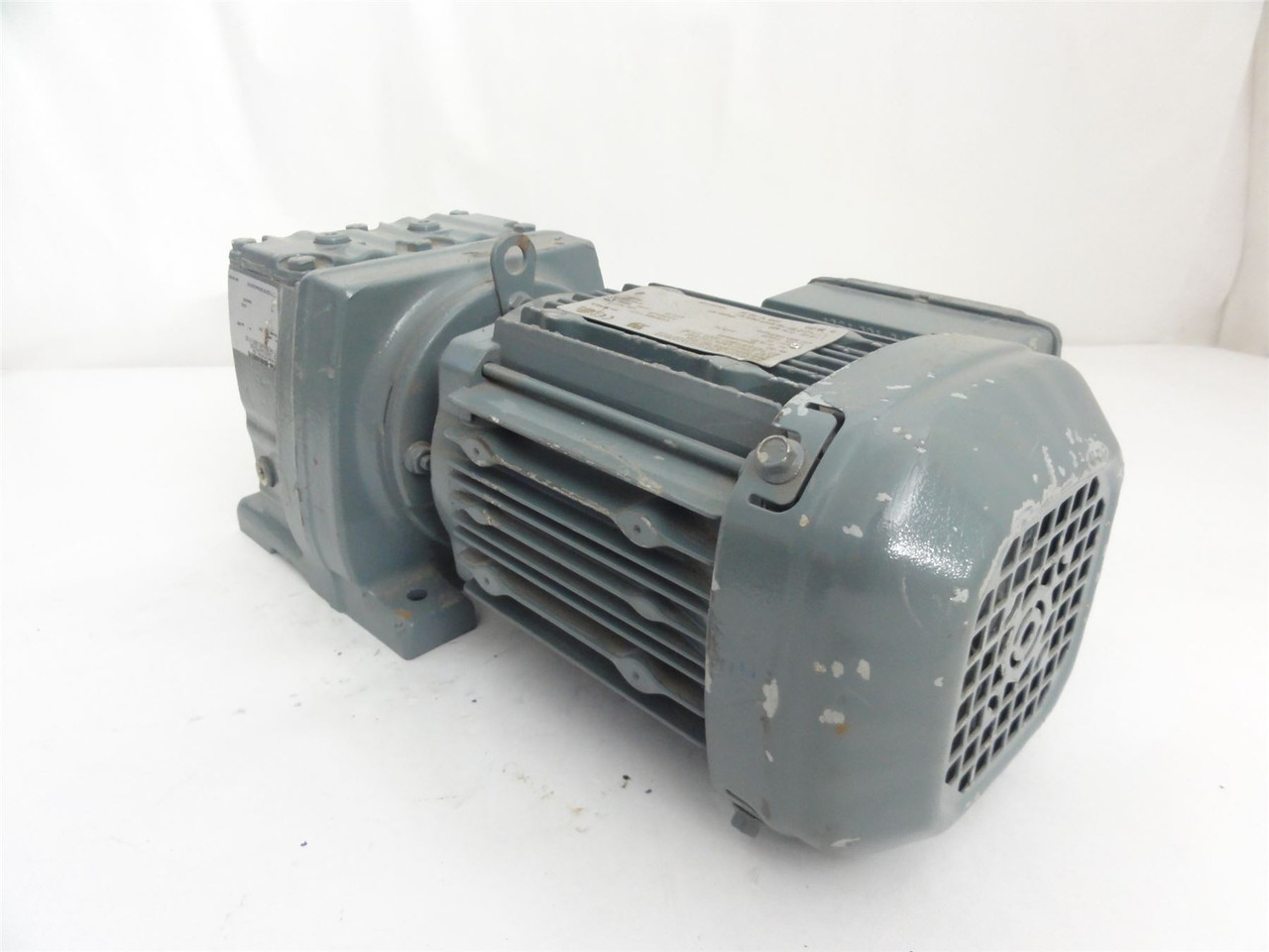 SEW R37DRS71M4/TH/DH; AC Gear Motor 18.05:1 Ratio; 3/4HP