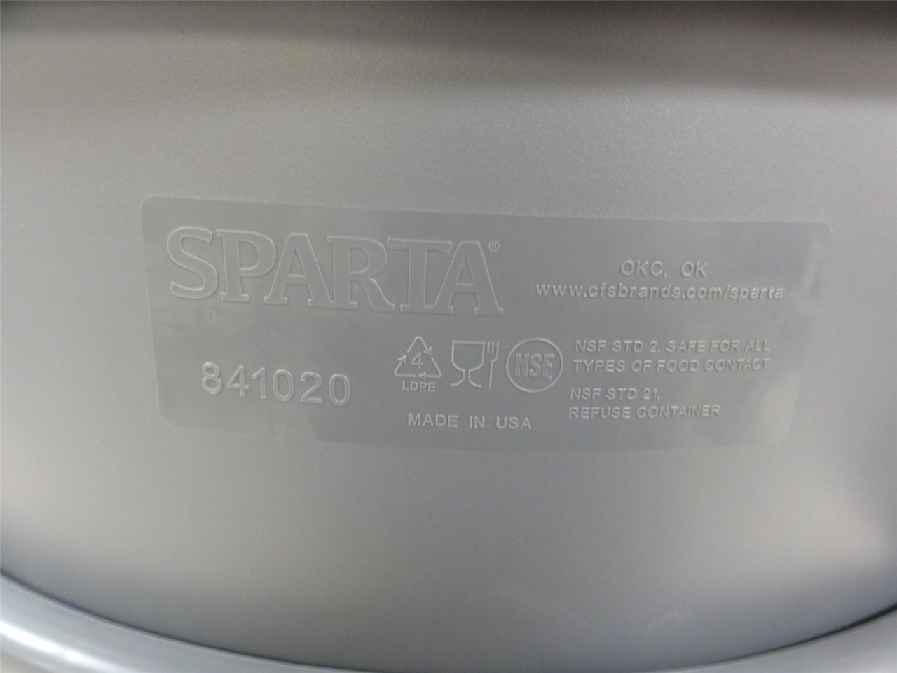 Sparta 84102023; Lot-14 Gray Bronco Round Trash Can 20 Gallon