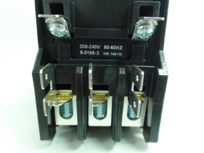 Eaton C25DNJ340B; Contactor 40A; 600V; 3P; Coil: 240VAC