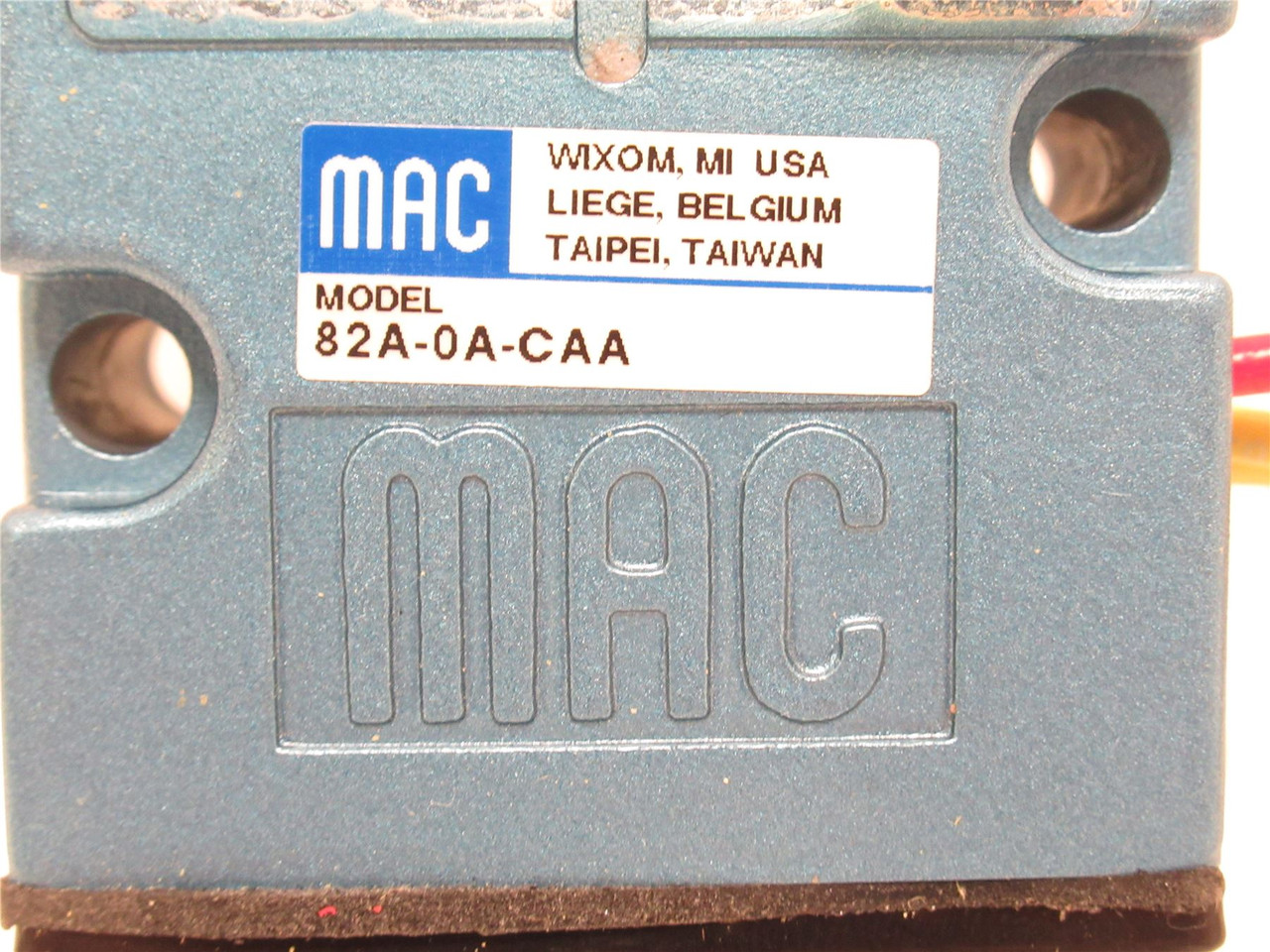 MAC 82A-0A-CAA; Sub-Base Manifold; 3/8NPT; Series: 82