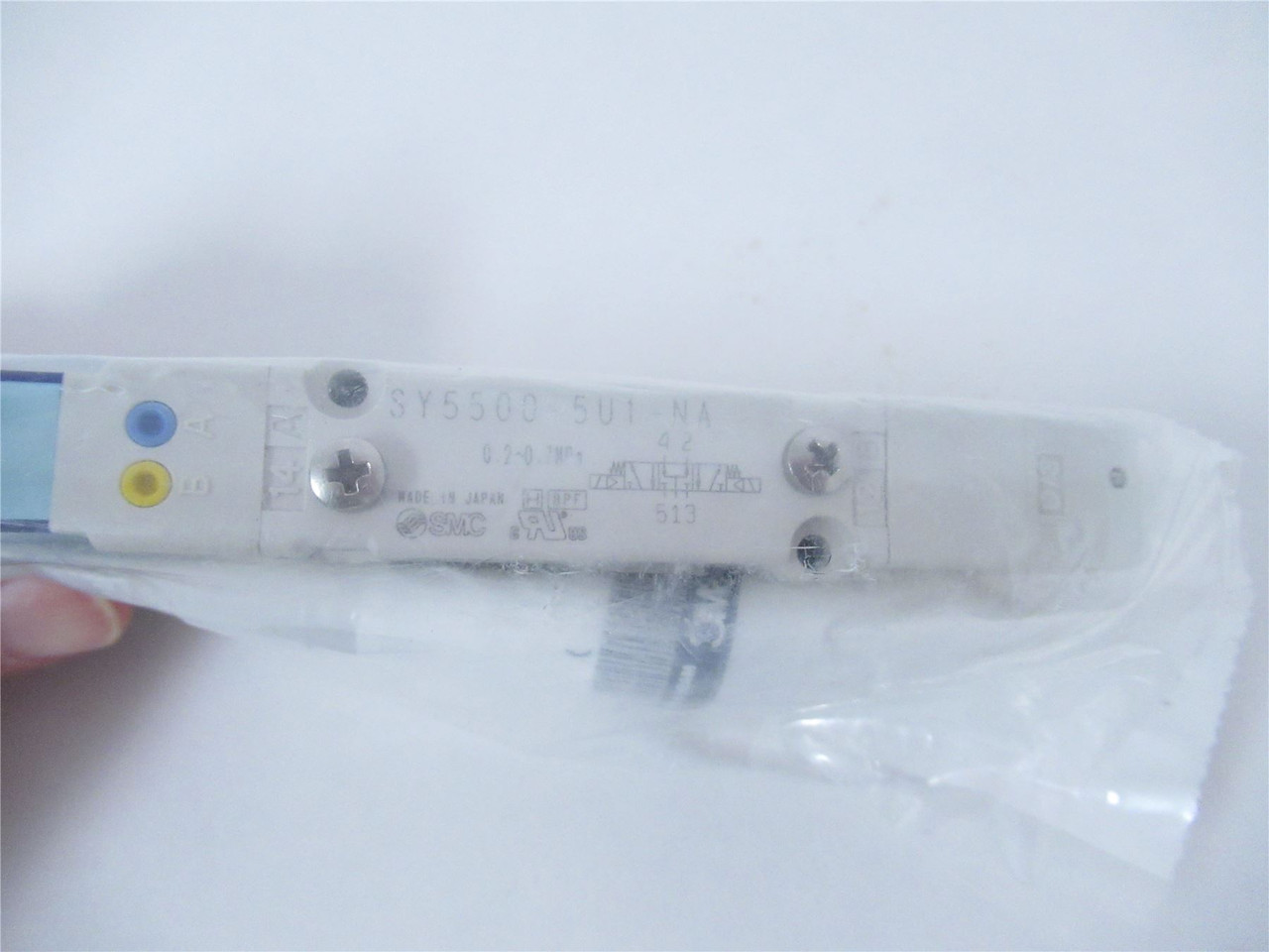 SMC SY5500-5U1-NA; Solenoid Valve 3 POS 2 Coil Mnfld Mnt