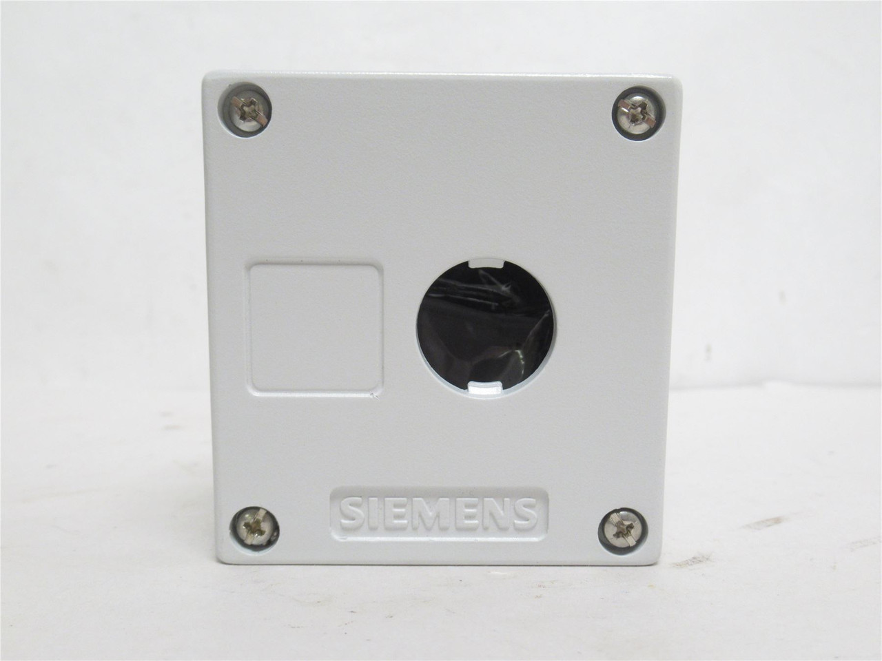 Siemens 3SB3801-2AA3; Metal Command Device Enclosure; 22mm