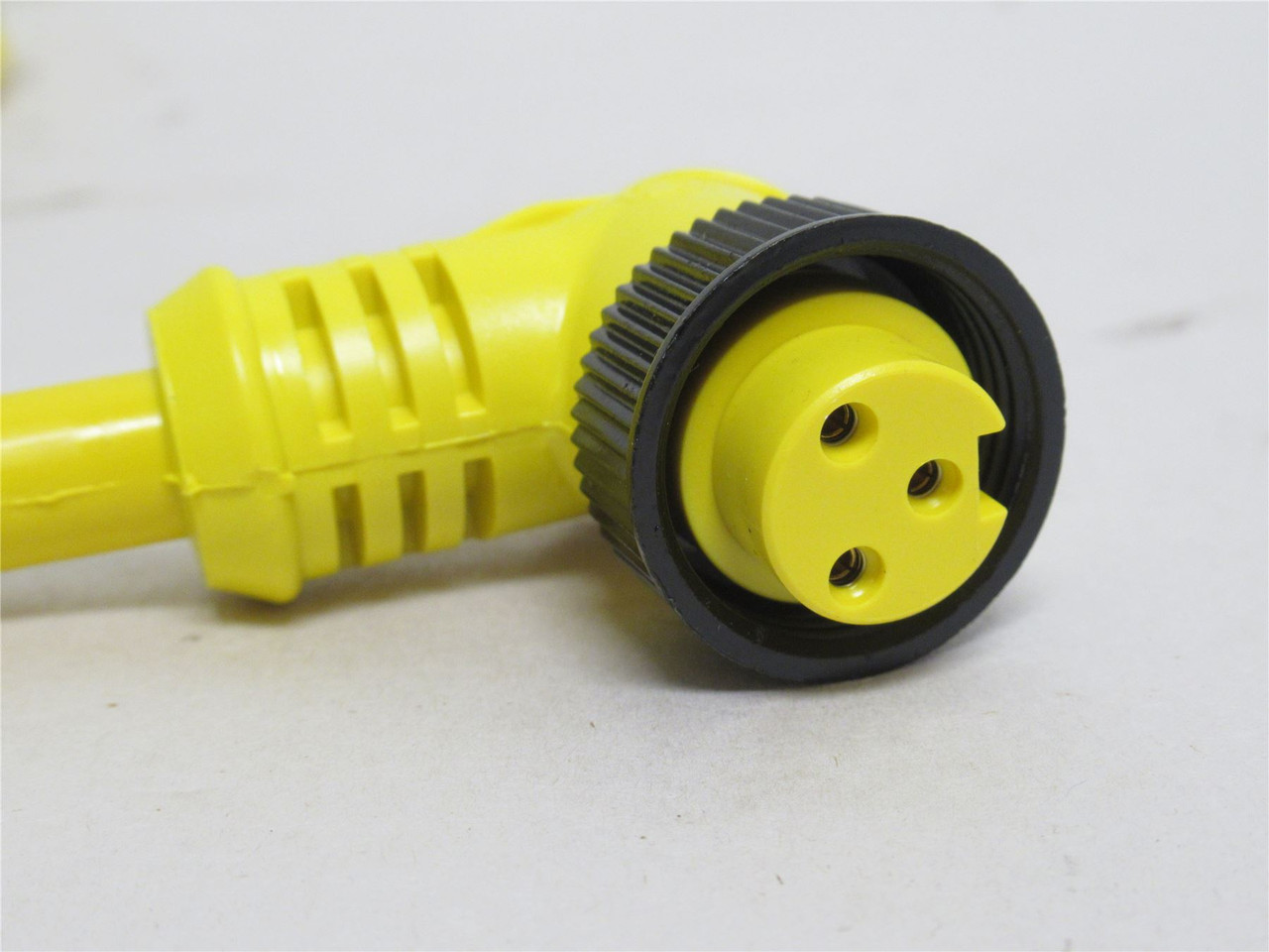 Molex 1300060426; Mini-Change Cordset 90Deg; 3-Pin; 6.6' Long