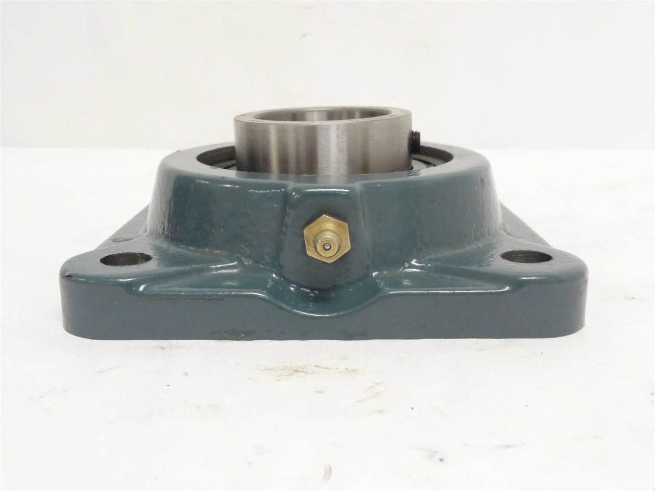 Dodge F4B-SC-111;  4-BoltFlange Bearing; 1-11/16"ID 124211