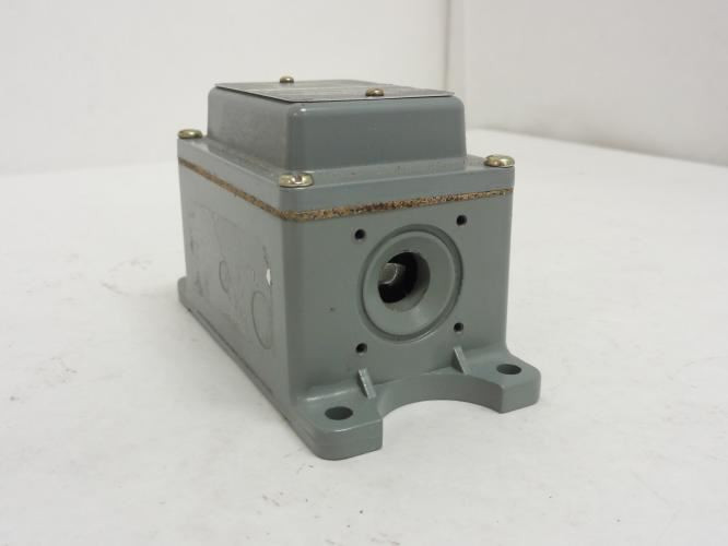 Allen-Bradley 802T-R6TD; Time Delay Limit Switch (NO head)