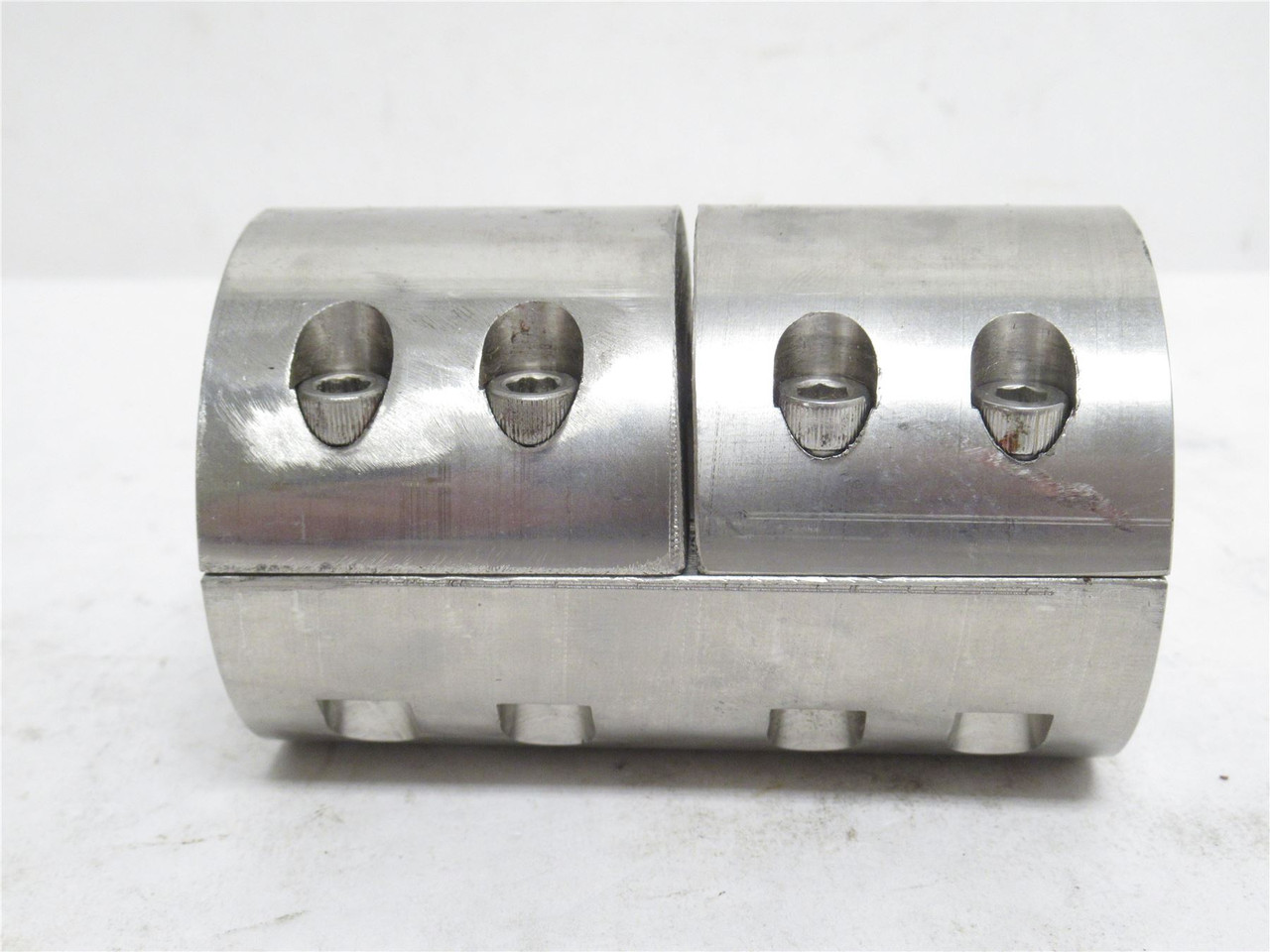 Stafford 7S106106; One Piece Split Clamp SS; 1-3/8" x 1-3/8"ID