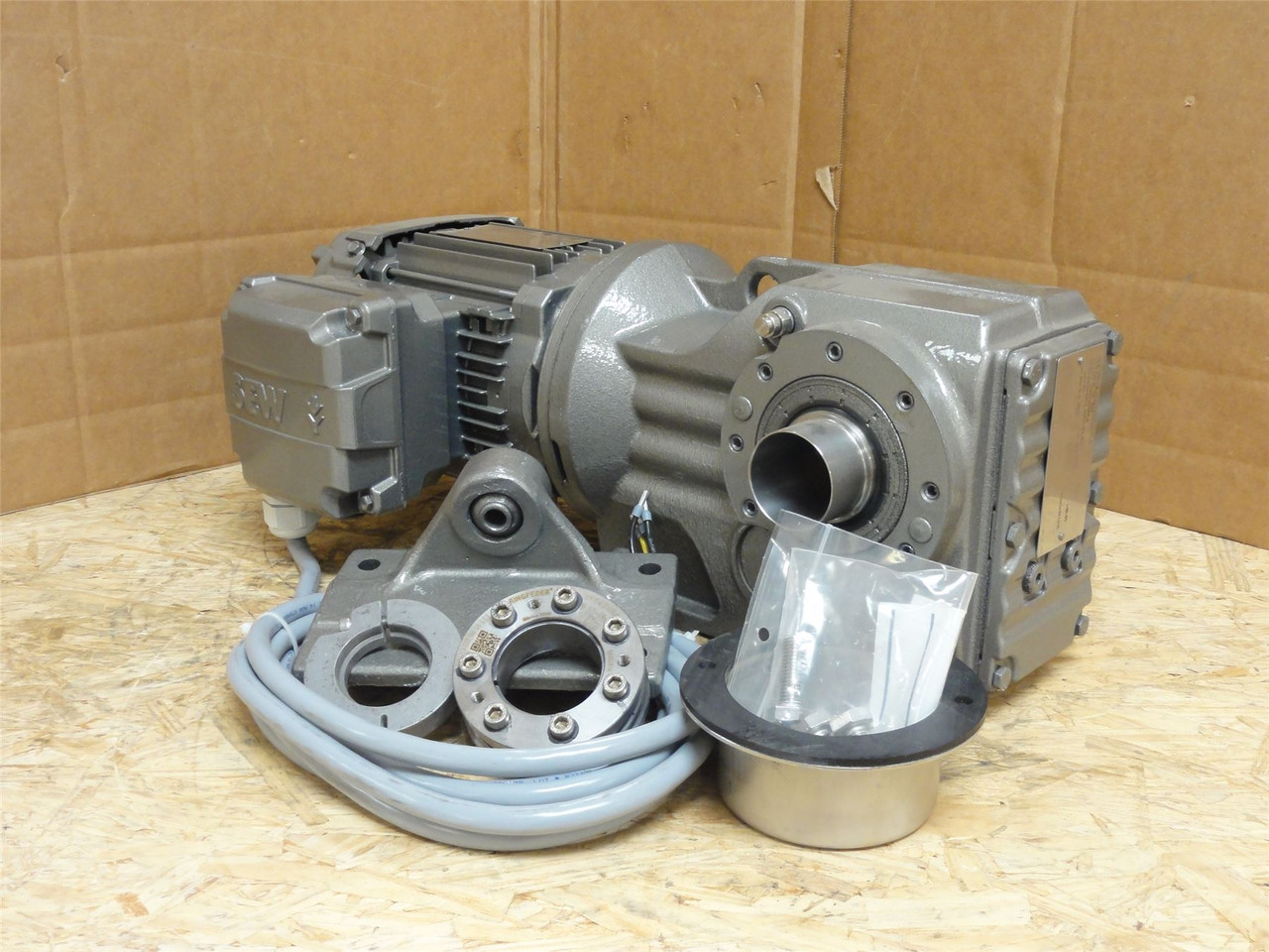 SEW KT47/TDRN80MK4; AC Gear Motor; 3/4HP; 460V; 1745/36RPM