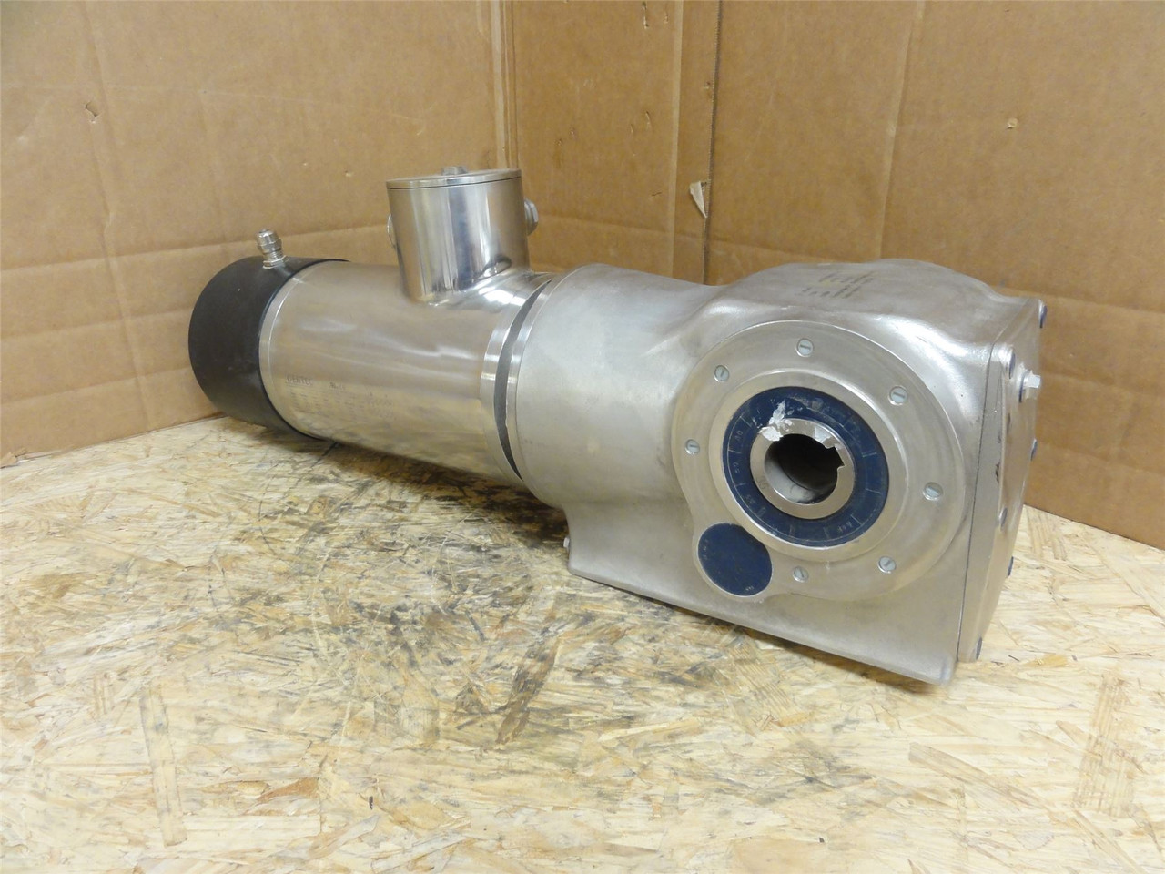 Dertec 48M2; AC Gear Motor; SS; 35.39:1 Ratio; 0.55kW; 480VAC