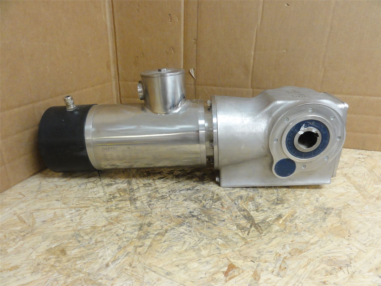 Dertec 48M2; AC Gear Motor; SS; 35.39:1 Ratio; 0.55kW; 480VAC