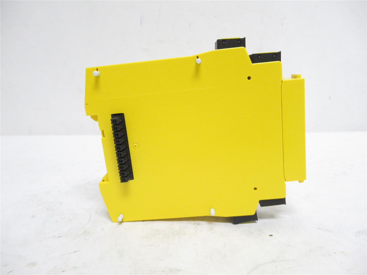 SICK UE410-8DI4; Safety Relay Module 6032675; 8X Digital Out