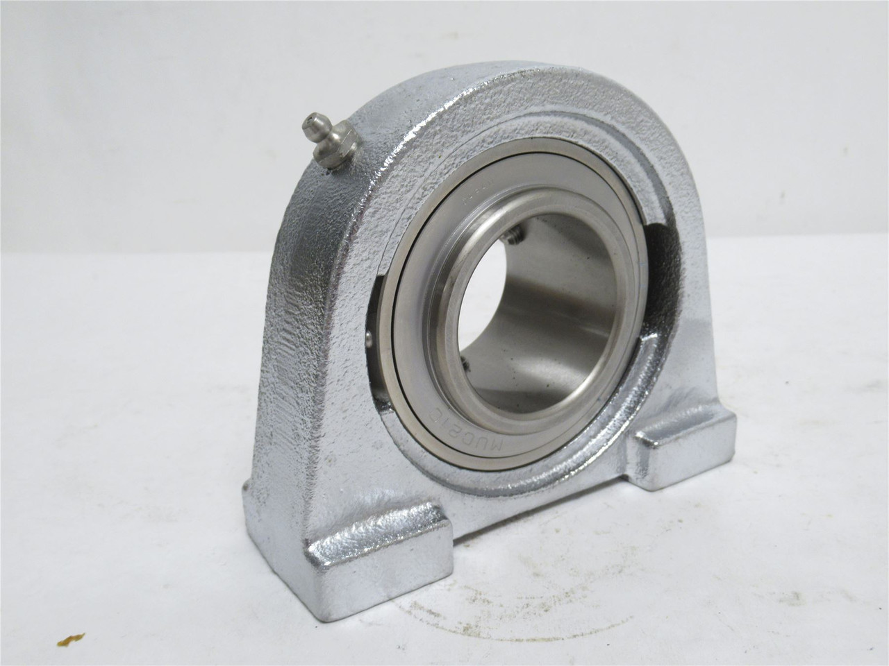 AMI MUCTB210-32NP; Pillow Block Bearing; 2"ID; Tapped Base