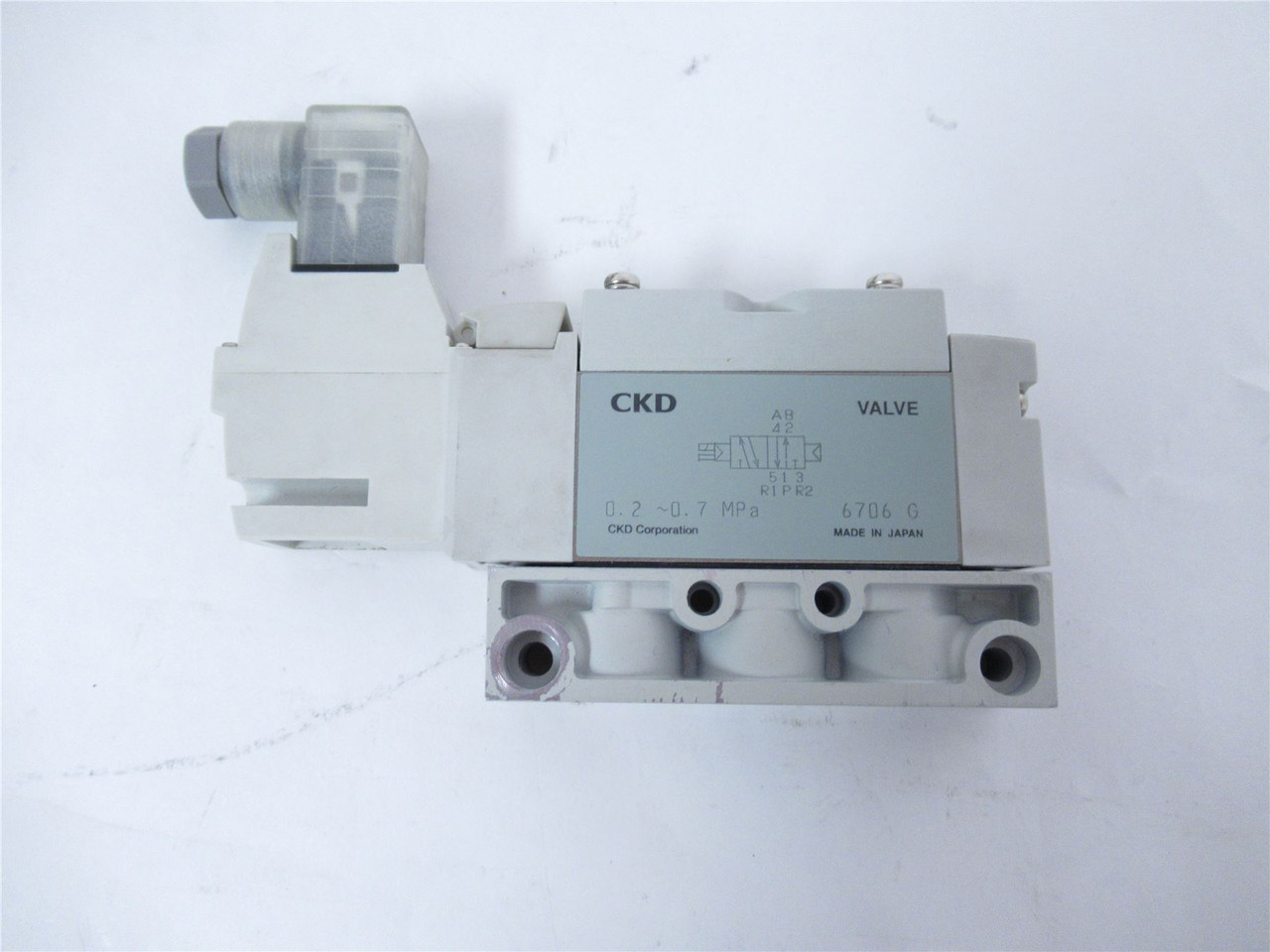 CKD 4GA310R-08-B-3; Solenoid Valve;DC24V; Rc 1/4";Single Coil