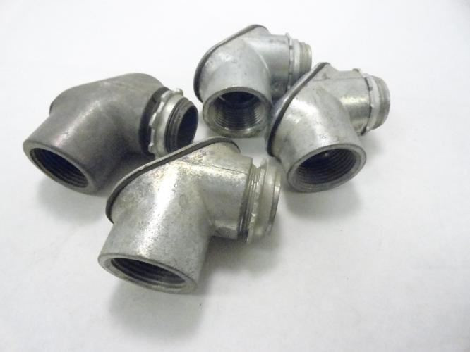 Halex 41337; LOT_4 Conduit Elbow; Threaded; 3/4" M-F