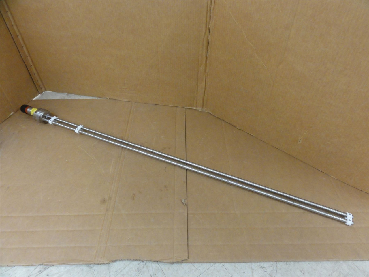 Magnetrol 7EB-A410-048/705-510A-110; Level Transmitter 48"Long