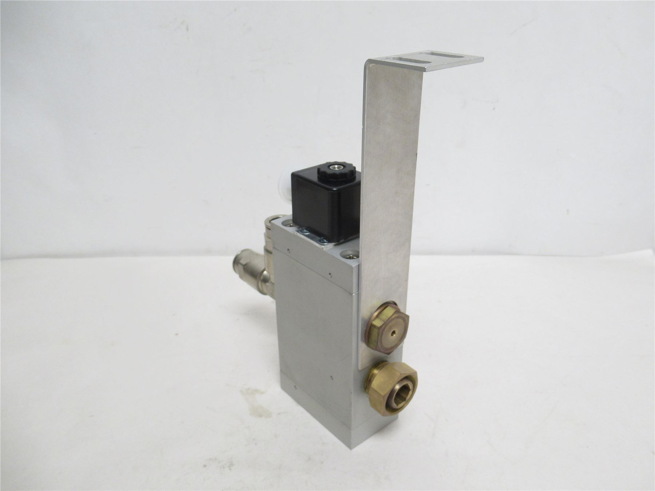 Multivac 11681314502; Main Air valve Assy; 230VAC; G1/2" Port