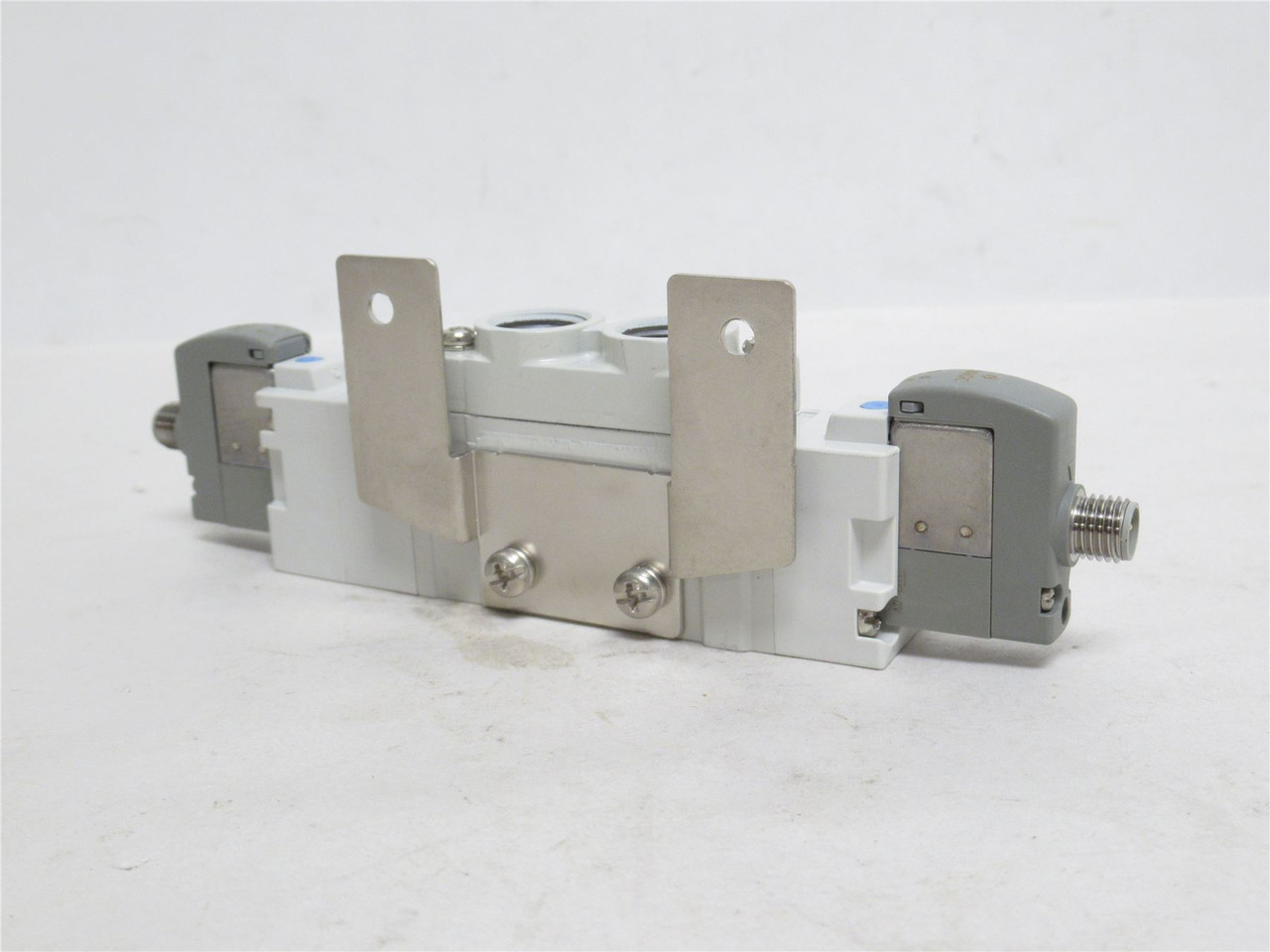 SMC SY7320-5WAO-02F-F2;  Solenoid Valve; 4/5 Port; 0.2-0.7MPA