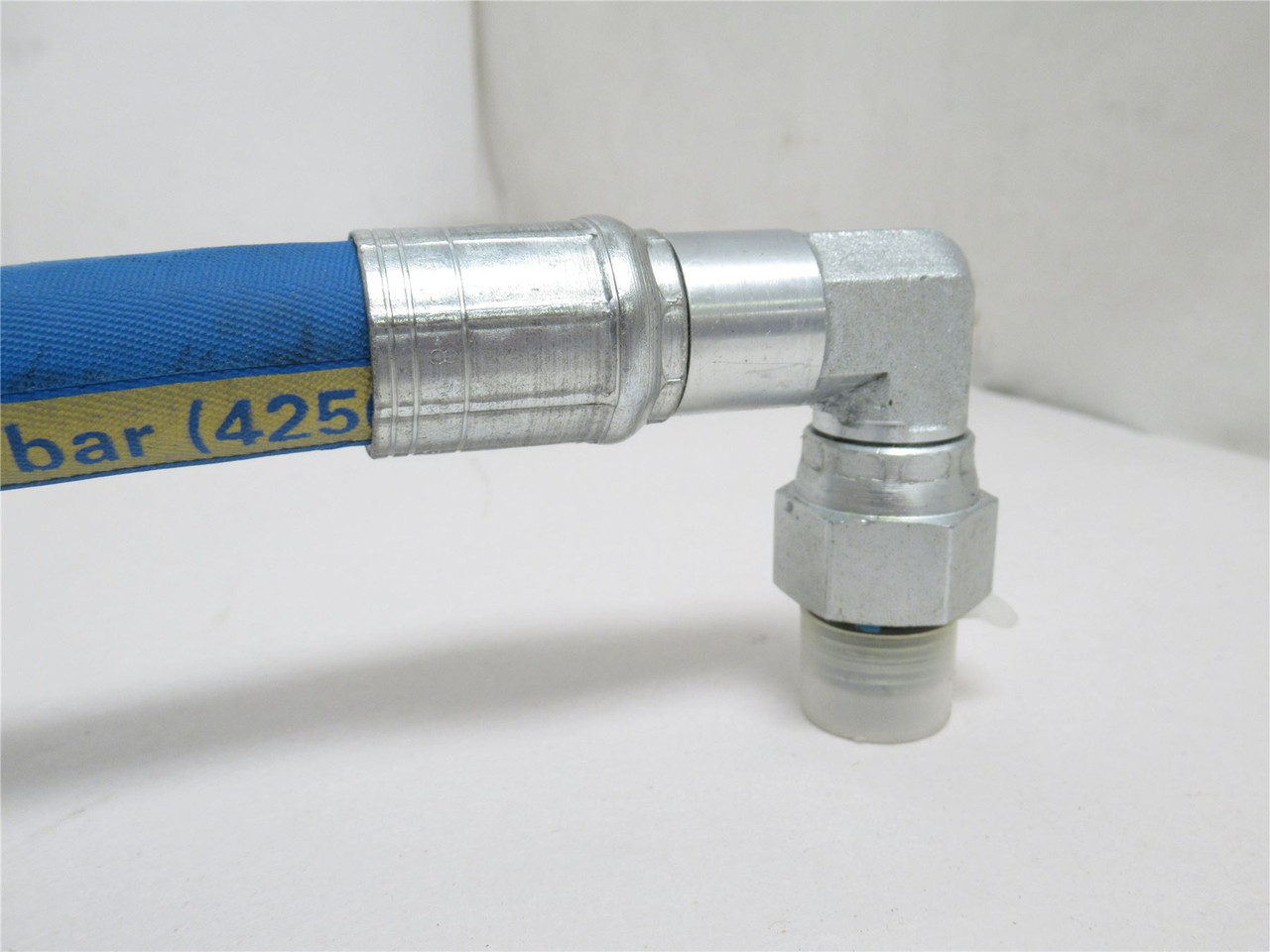 Eaton GH1958608R6836; Hose 36" Long; 1/2 90Deg BOSS x 1/2 JIC