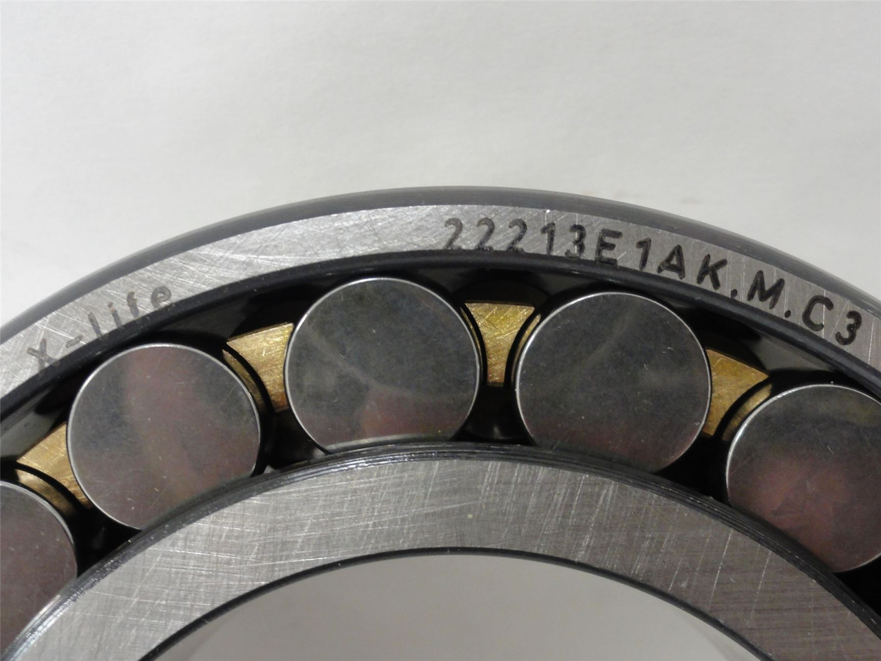 FAG 22213E1AK.M.C3; Roller Bearing 65mm ID 120mm OD 31mmWidth