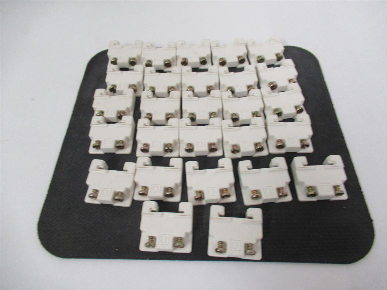 Square D 9080GH10; Lot-27 Terminal Block End Clamp G