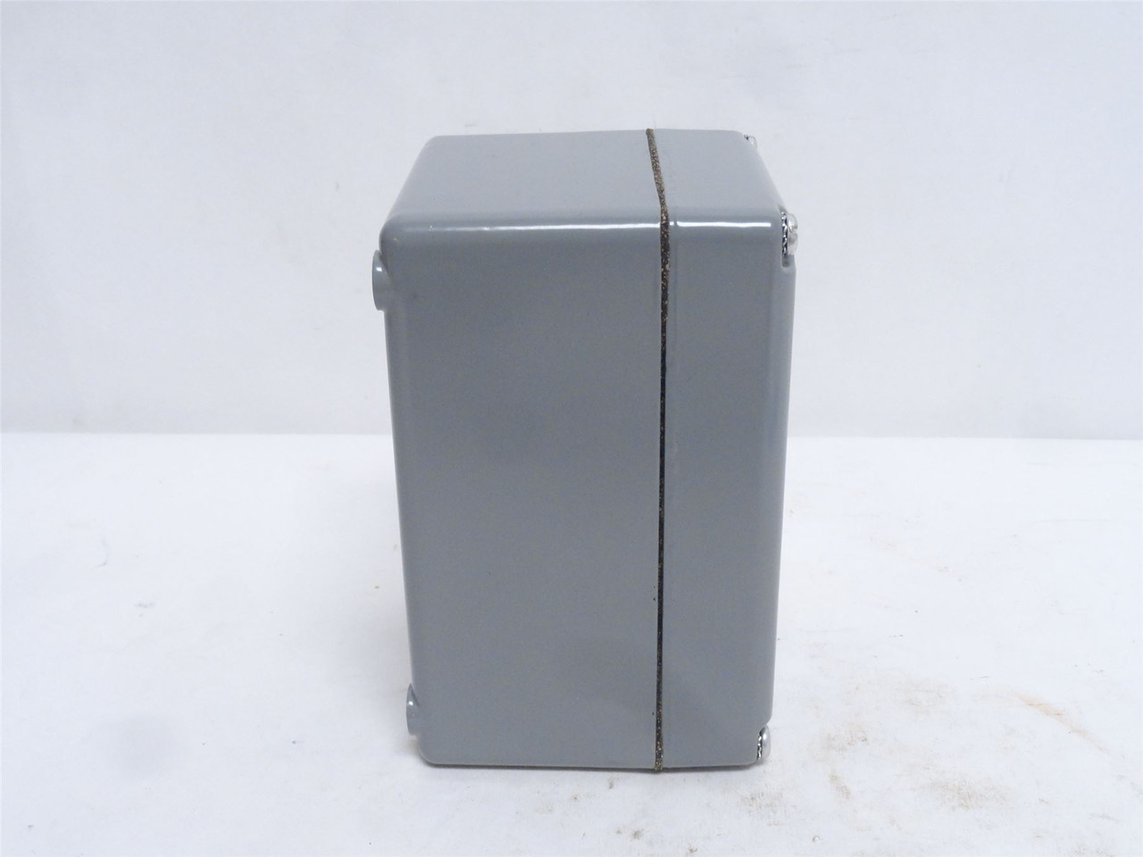 Square D 9001-KY2; Aluminum Pushbutton Enclosure; 2-Button