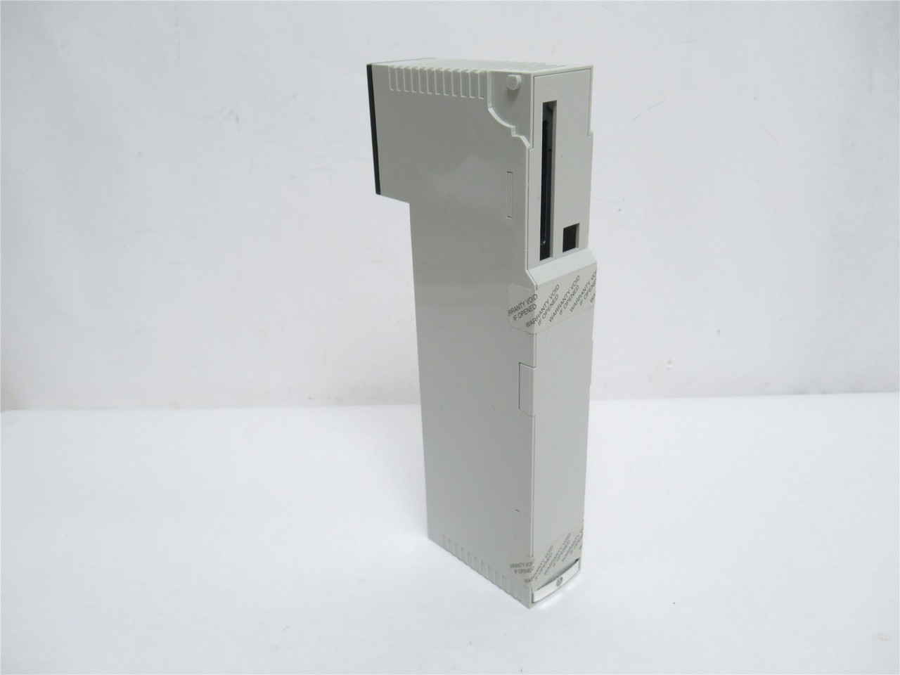 Schneider 140DAI55300; Discrete Input Module 115VAC; 32 Input