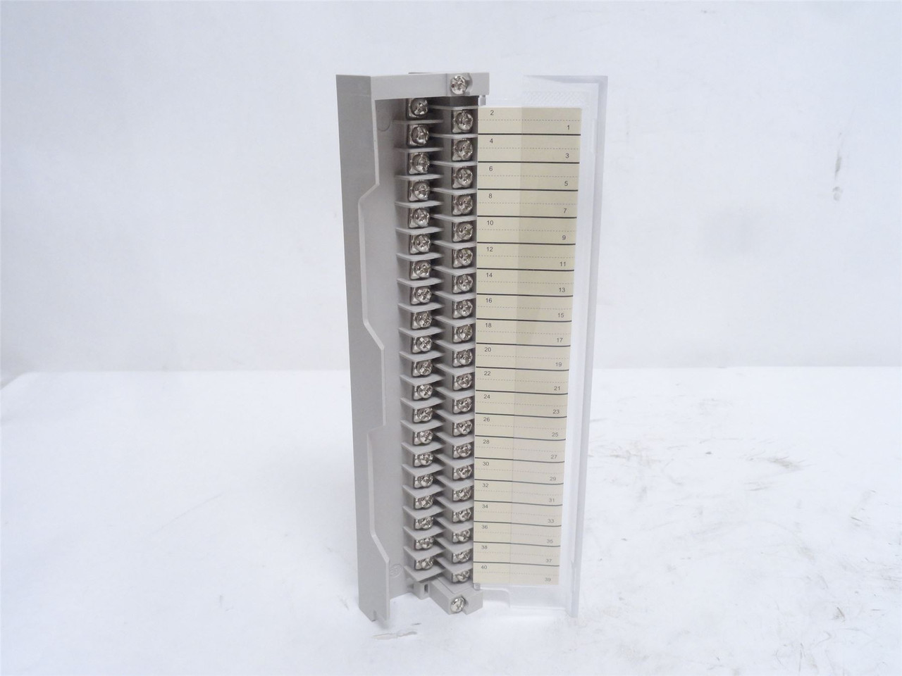 Schneider 140XTS00200; Screw Terminal Strip; 40 Points