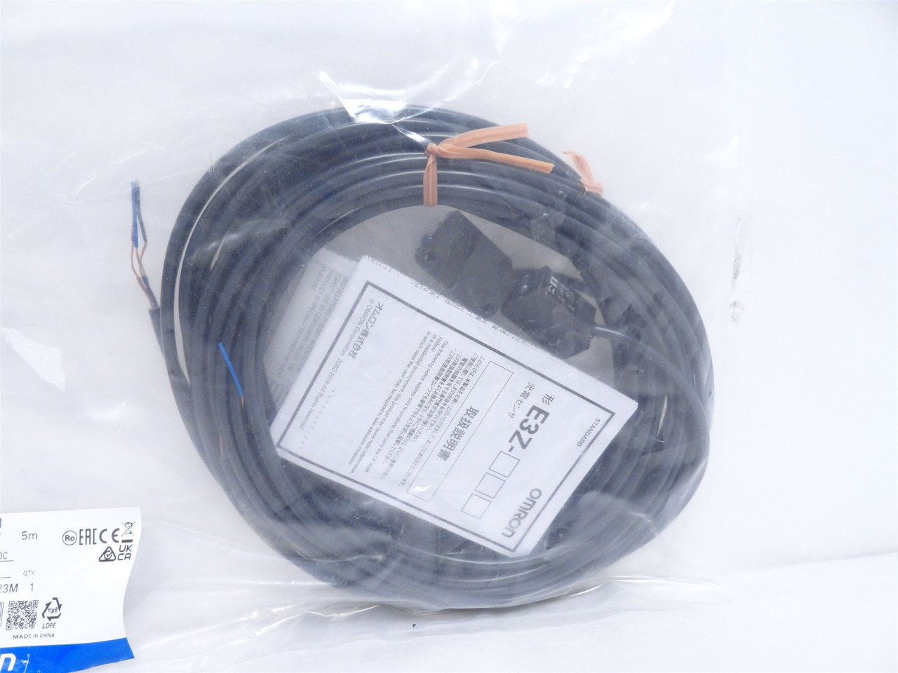 Omron E3Z-T81; Pre-Leaded Photo Sensor; 12-24VDC; PNP