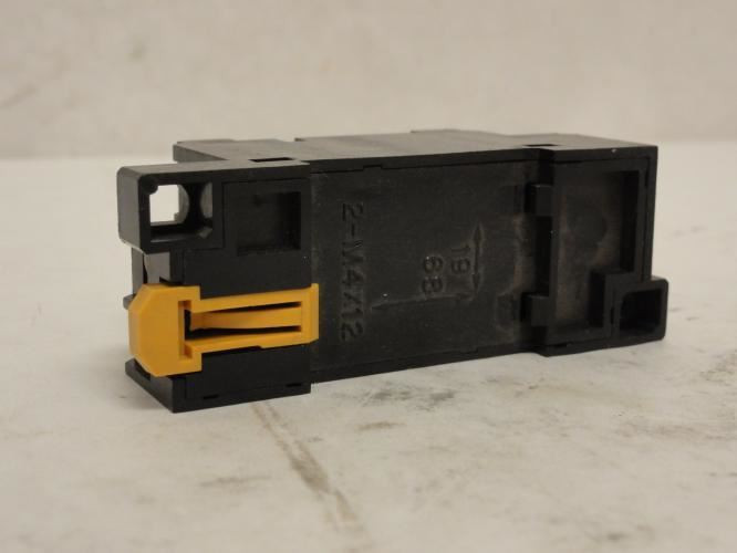 Omron PTF08A-E; Finger Safe Relay Socket; 15A; 240VAC; 8-Pin