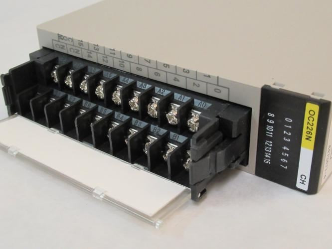 Omron C200H-OC226N; Output Module 250VAC/24VDC; 2A