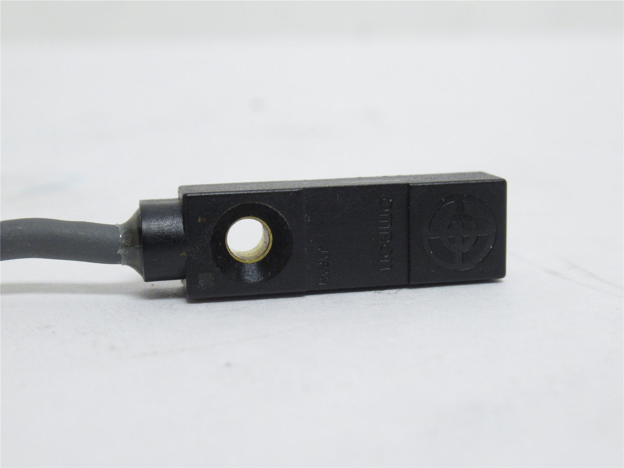 Omron TL-W1R5MC1; Proximity Switch; 12-24VDC; 100mA Max