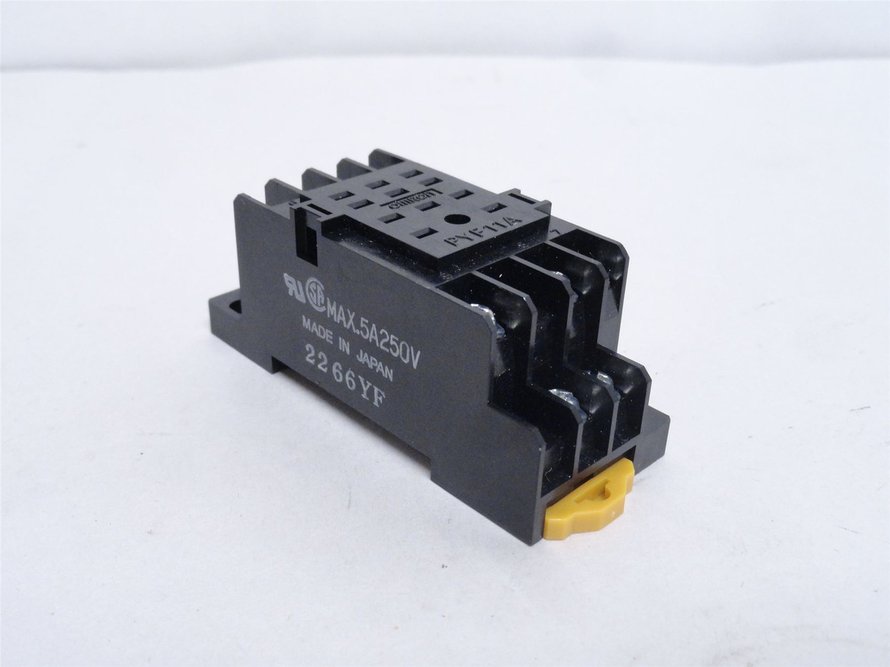 Omron PYF11A; Relay Socket; 11-Pin; 5A; 250VAC