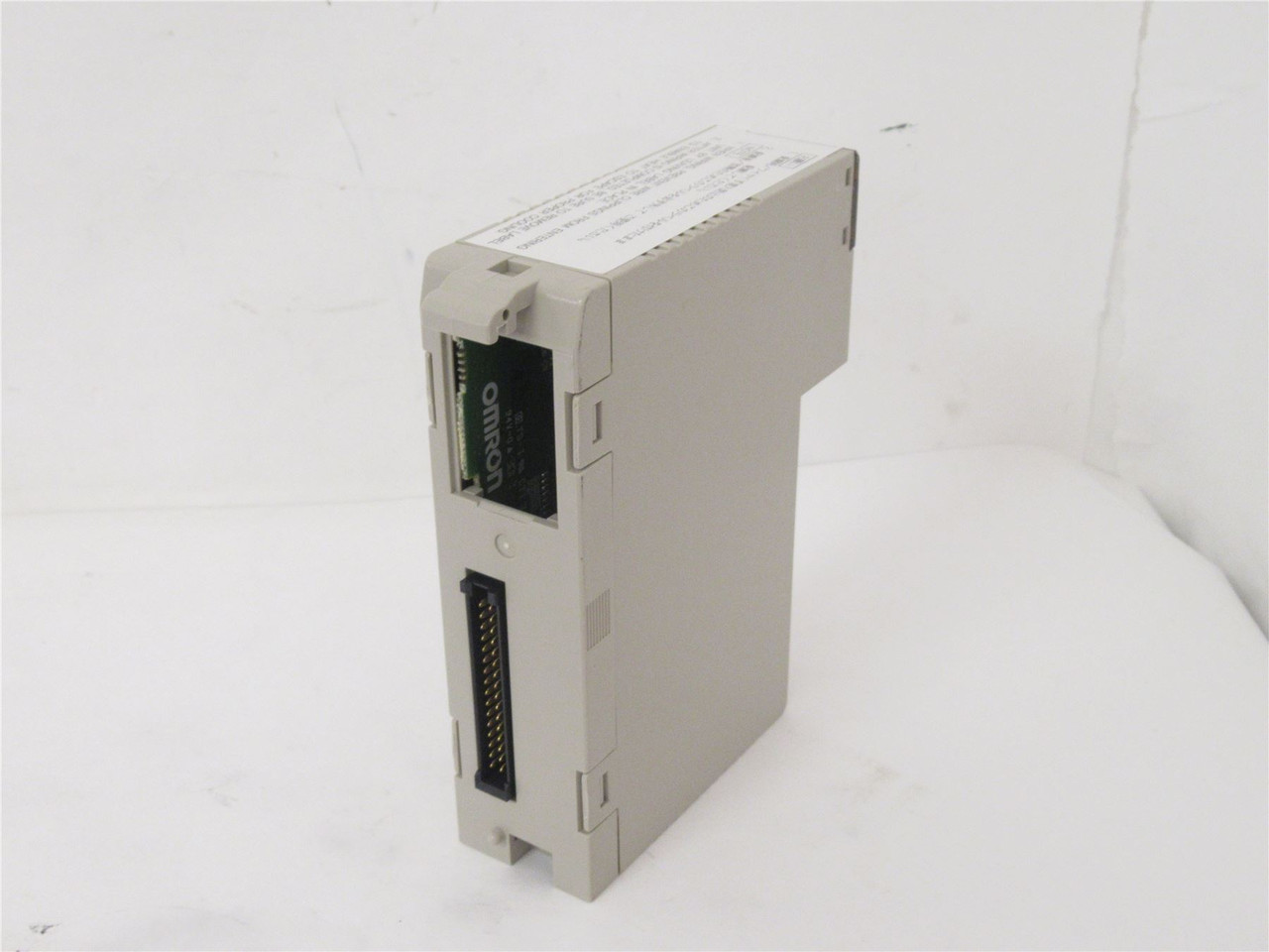 Omron C200H-ID216; Input Module; 24VDC; 32 Channel
