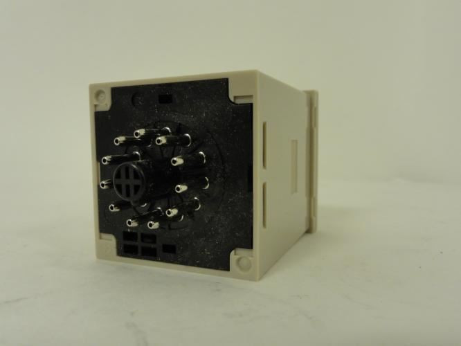 Omron H3CR-A; Timer; 0.05-300h; 100-240VAC