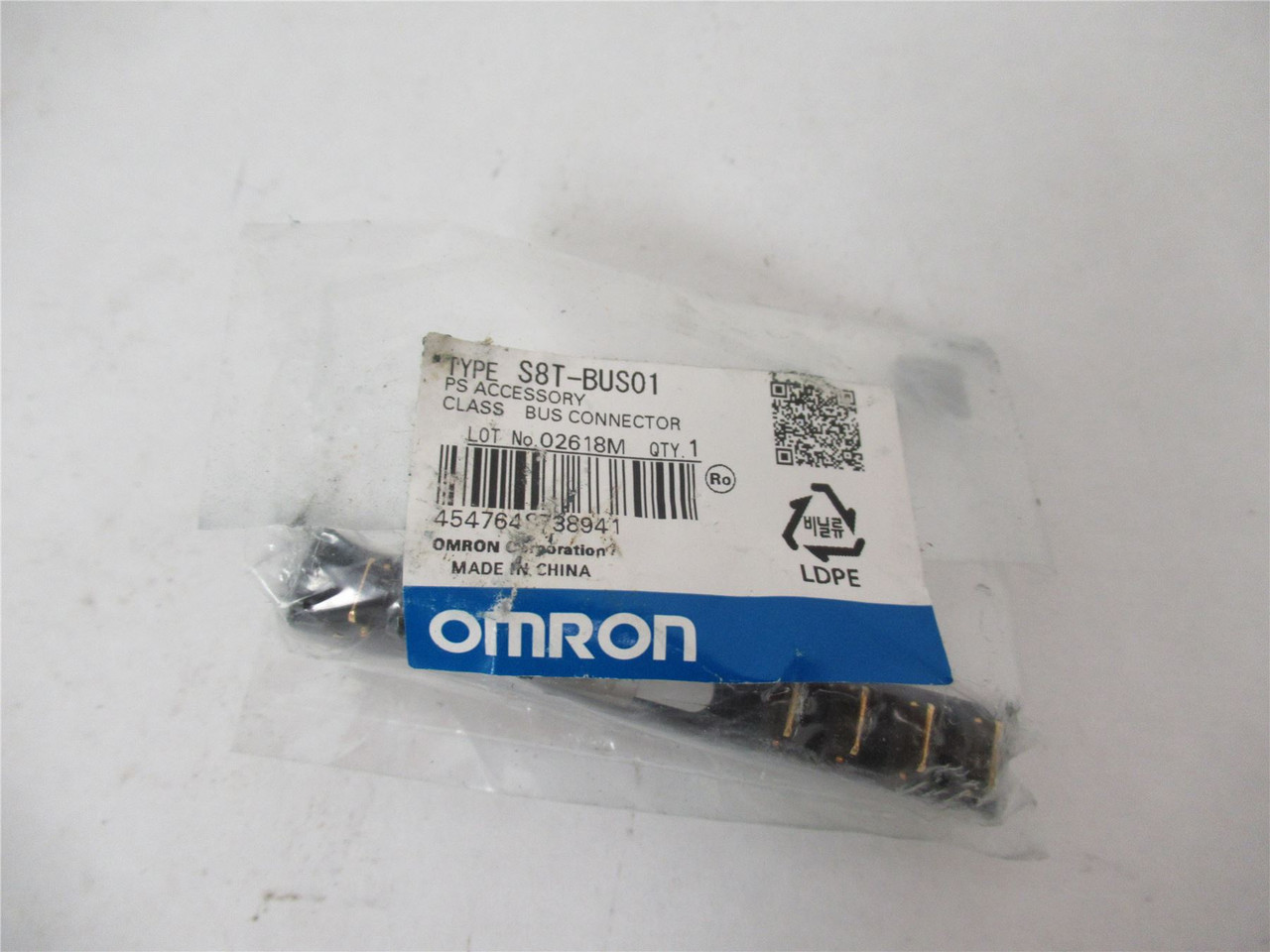 Omron S8T-BUS01; Connector Parallel Op with 12 & 24 VDC units