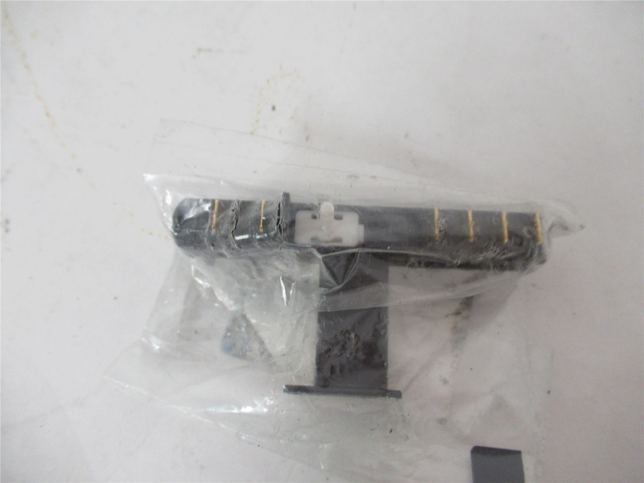 Omron S8T-BUS01; Connector Parallel Op with 12 & 24 VDC units