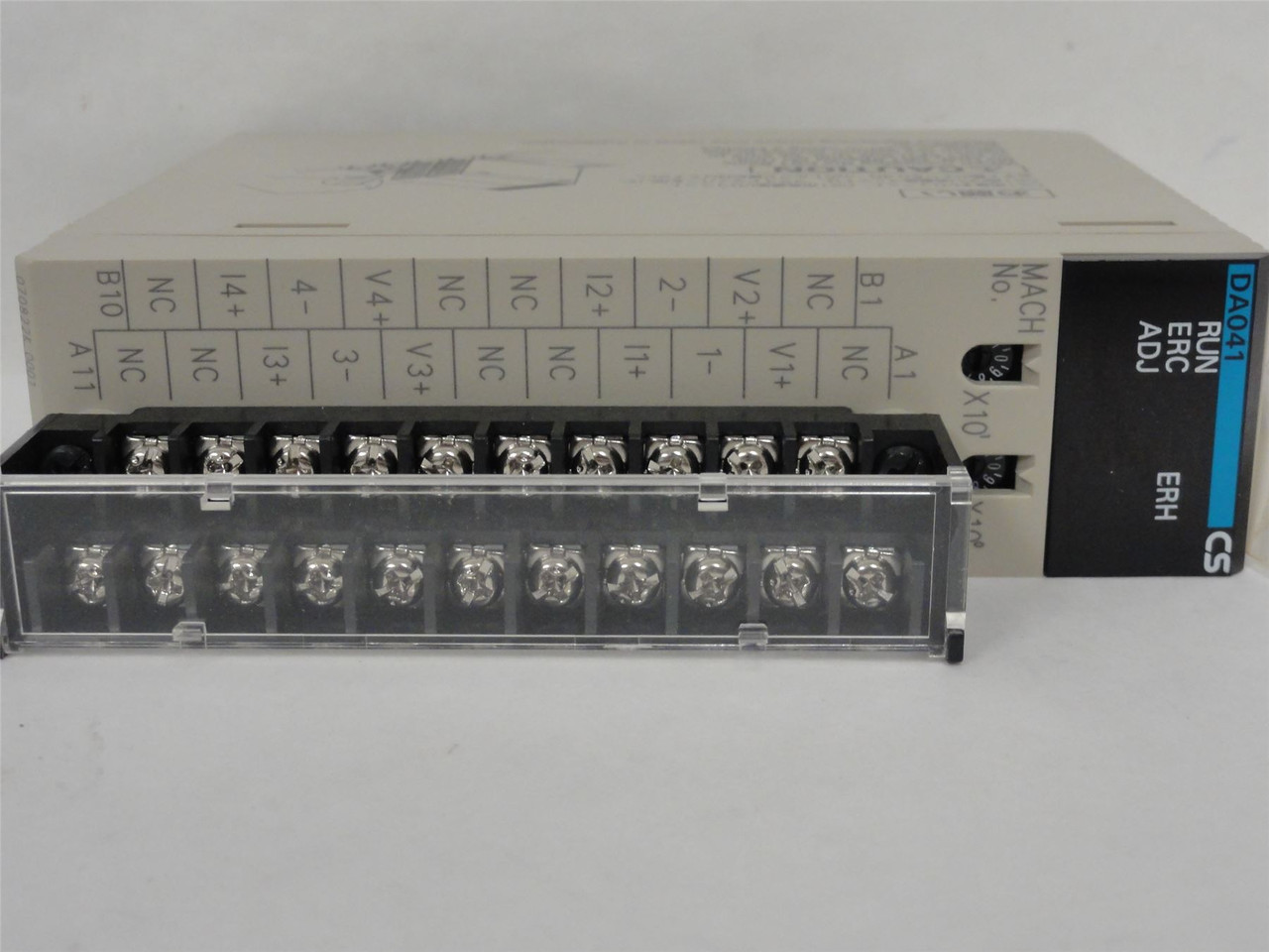 Omron CS1W-DA041; Output Module; 4-20mA; 5VDC; 26VDC