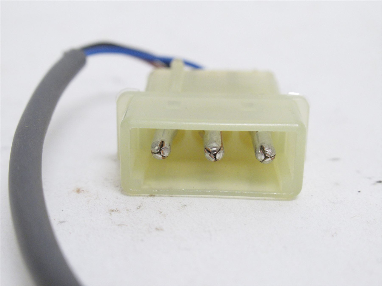 Omron TL-W1R5MC1; Proximity Switch; 12-24VDC; 100mA Max