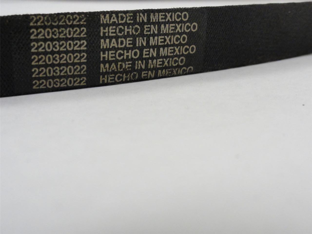 Continental B61; V-Belt; 64" Outside Length; 21/32" Width