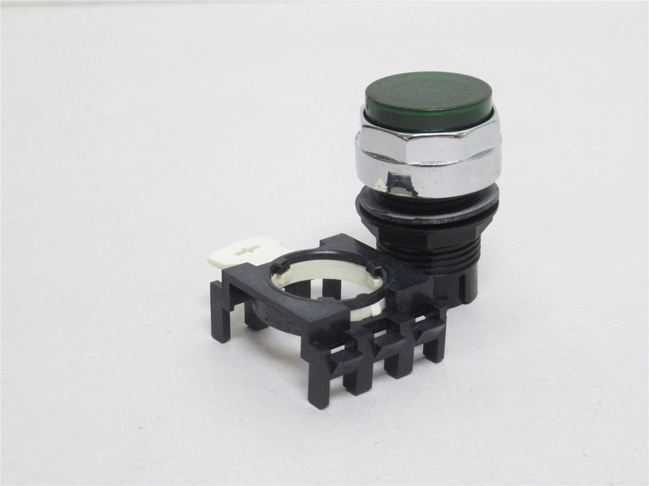 Eaton E22NP3; Illuminated Push-Button Actuator; Green; 25mm